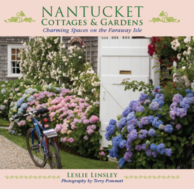Nantucket-Cottages-and-Gardens-by-Leslie-Linsley